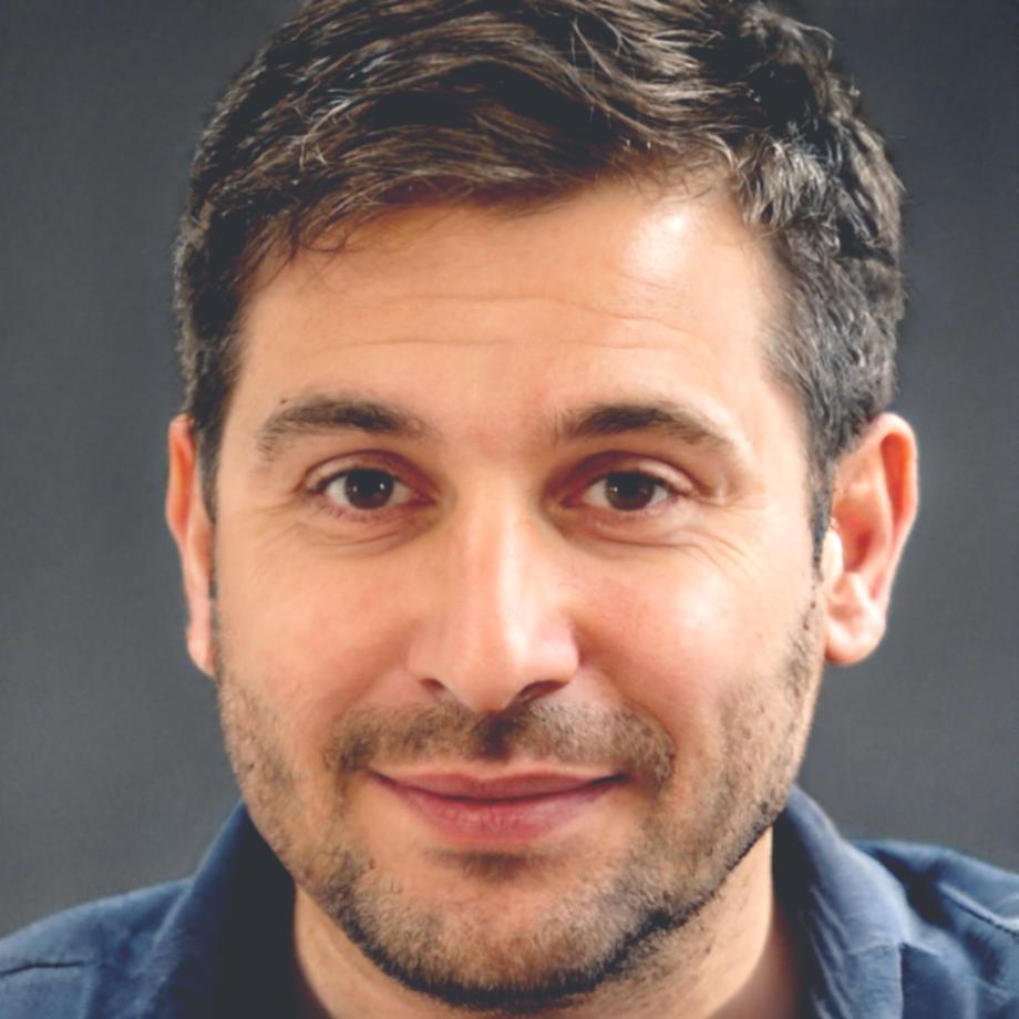 Portraitfoto von Benjamin Schwarz